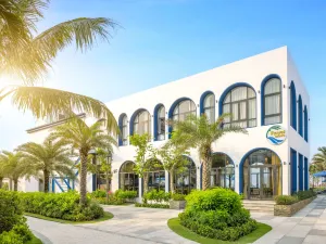 Wyndham Hoi An Royal Beachfront Resort & Villas