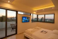 Luxury Villa Mirror - 200Meters from the Beach!
