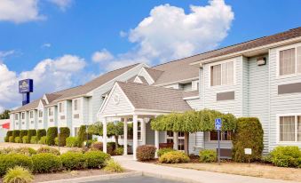 Microtel Inn & Suites by Wyndham Wellsville