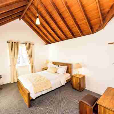 Tudor Barn - Little England Cottages Rooms