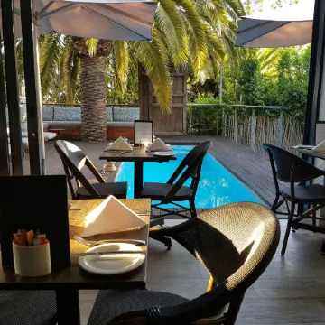The Tree House Boutique Hotel by the Living Journey Collection Отели рядом с достопримечательностью «Гринпойнт»