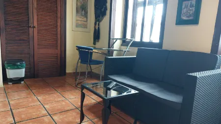 Small Studio (15m²) for Single Use with Sea View