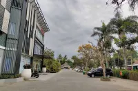 Ramada by Wyndham Yogyakarta - parking