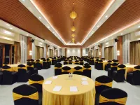 Mastiff Grand la Villae Hotels in Atvan