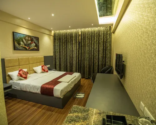 Grand Seasons - the Business Hotel Hotels near RMZ Infinity
