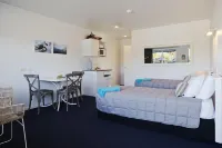 Motel Oasis