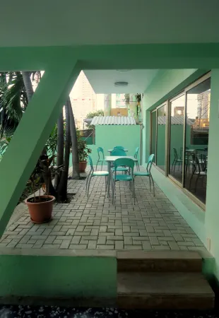 Hotel Plus Vedado 500 Отели рядом с достопримечательностью «Соборная площадь»