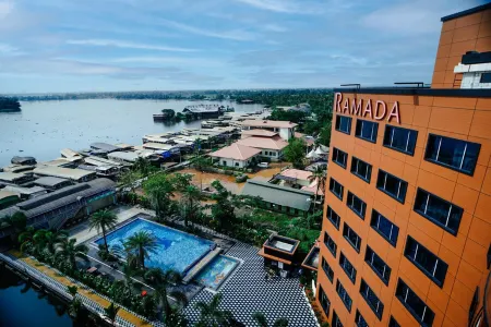 Ramada by Wyndham Alleppey Отели рядом с достопримечательностью «Кидангампарамбу Сри Буванесвари Темпл»