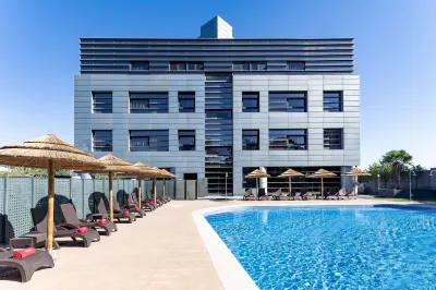 Hotel Nuevo Boston Hôtels à proximité de : Comisaría de la Policía Nacional en Coslada y San Fernando de Henares