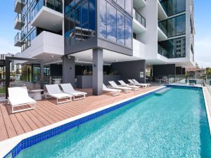 Sandbar Private Apartments - Hosted by Burleigh Letting Company