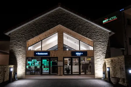 Brit Hotel Privilège Figeac Отели в г. Фронтенак
