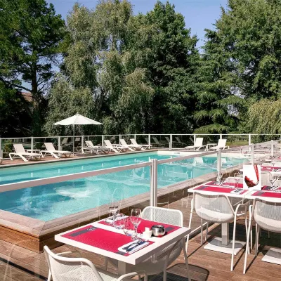 Hôtel Mercure Bordeaux Lac โรงแรมใกล้สนามกีฬามัตมุตอัตลองติกสเตเดียม