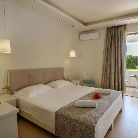Iperion Beach Hotel