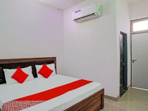 OYO Flagship Pk Hotel