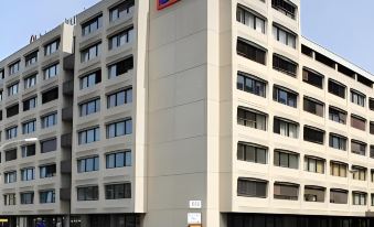 Hotel Alpha