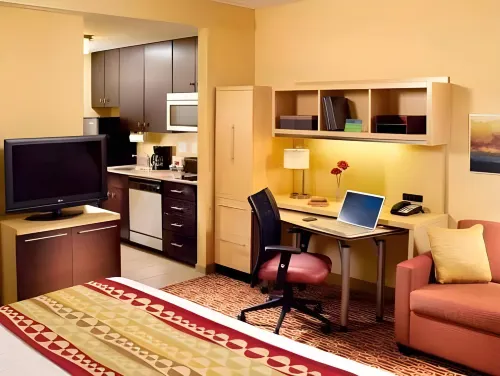 TownePlace Suites Saginaw فنادق في Kochville Township