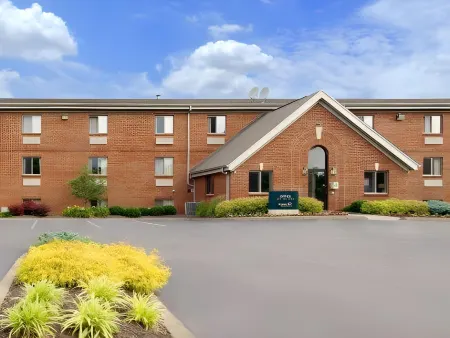 Extended Stay America Suites - Cincinnati - Blue Ash - Reagan Hwy Отели рядом с достопримечательностью «Serene Suites Premier Memory Care»