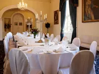 The Bear, Cowbridge Hotel a Cowbridge