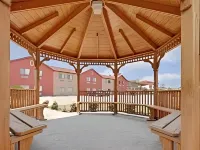 Howard Johnson by Wyndham Norco