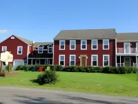Auberge Wild Rose Inn Hotels near Festival Arena