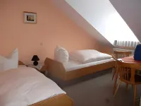 Landgasthof "Zum Schwarzen Roß" Hôtels à : Kalbach