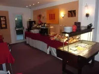 Hôtel Restaurant le Privilège - Authentic by Balladins - breakfast