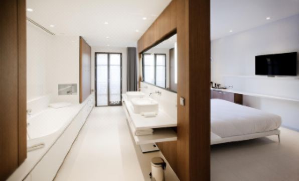 Hotel C2