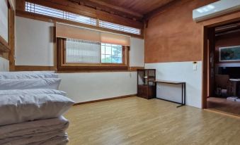 Gurye Sosandang Pension (Hanok)