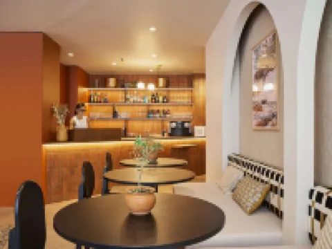 Mercure Saint Raphael Centre Plage โรงแรมในแซ็ง-ราแฟล