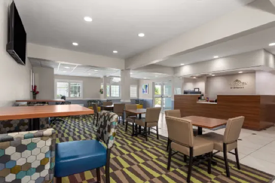 Microtel Inn & Suites by Wyndham Panama City Отели в г. Панама Сити