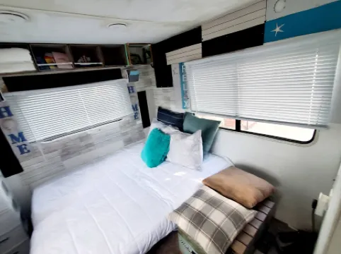 Camper Apt DE Sleeps 3