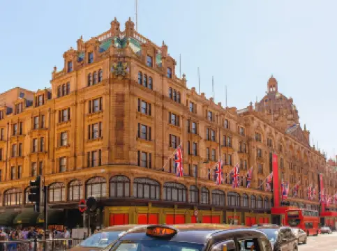 โรงแรมนัมเบอร์ ซิกทีน, เครือโรงแรมเฟิร์มเดล