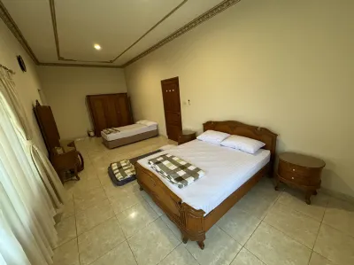 Pinarak Guest House Jogja Hotels in Baciro