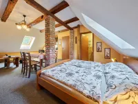 Chlívce u Hronova Hotels in Stárkov