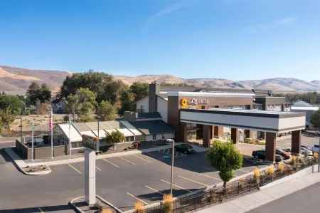 La Quinta Inn & Suites by Wyndham Yakima Downtown Отели рядом с Аэропорт Якима Эйр Терминал