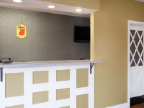 Super 8 by Wyndham Youngstown/Girard Hotels in Trumbull County