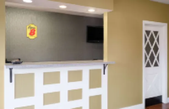 Super 8 by Wyndham Youngstown/Girard Hotels in Churchill