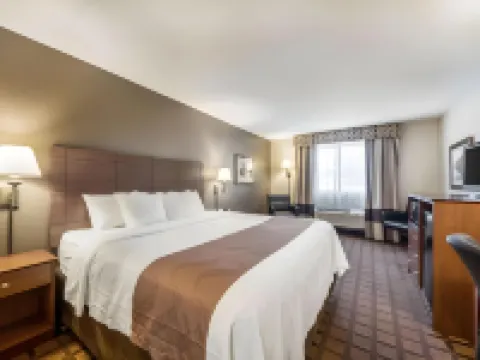 Quality Inn & Suites Newberry Hotels in Luce County