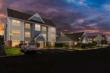 Sonesta ES Suites Charleston Отели в г. Чарльстон