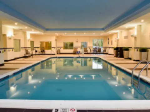 Fairfield Inn & Suites Hartford Airport Hotels in Windsor Locks