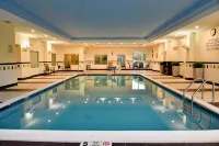 Fairfield Inn & Suites Hartford Airport 溫莎洛克斯住宿飯店