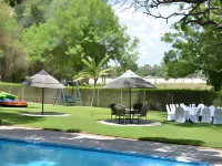 Cresta Riley's Hotel