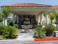 Days Inn & Suites by Wyndham South Gate