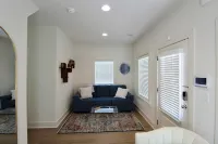 New Luxury 2BR Cottage in Downtown Auburn!