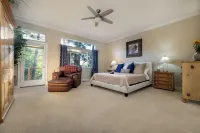 Cozy Sierra foothills home with 3Bedrooms, 2full baths with outdoor deck dinning