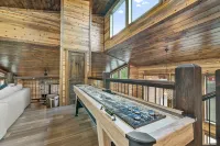 Unwind, Play, and Make Memories — Your Perfect Getaway Awaits! Beautiful Creek! - 5-Star