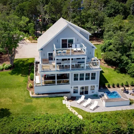 Cliff House - Oceanfront Year-Round Romantic Getaway w/Hot Tub