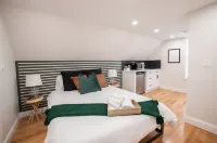 Boston 2 level luxury home, Free Parking, 5 mins to casino & 10 mins to airport