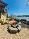 5bd~4ba Near Smoky Mountains Attractions~Majestic Views, Hot Tub, FirePit SMORES