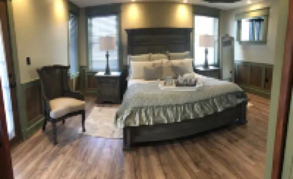 Guest quarters at the inn - 205